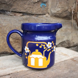 Milk jug with tea kettle decor / cocoa jug juice jug Wächtersbach / 70s West Germany