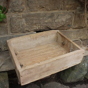 ancient wooden box / wooden box / plant box / shabby brocante / garden decoration / decoration