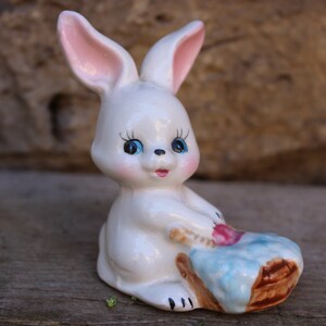 Easter bunny with washbasin, small vintage Easter decoration