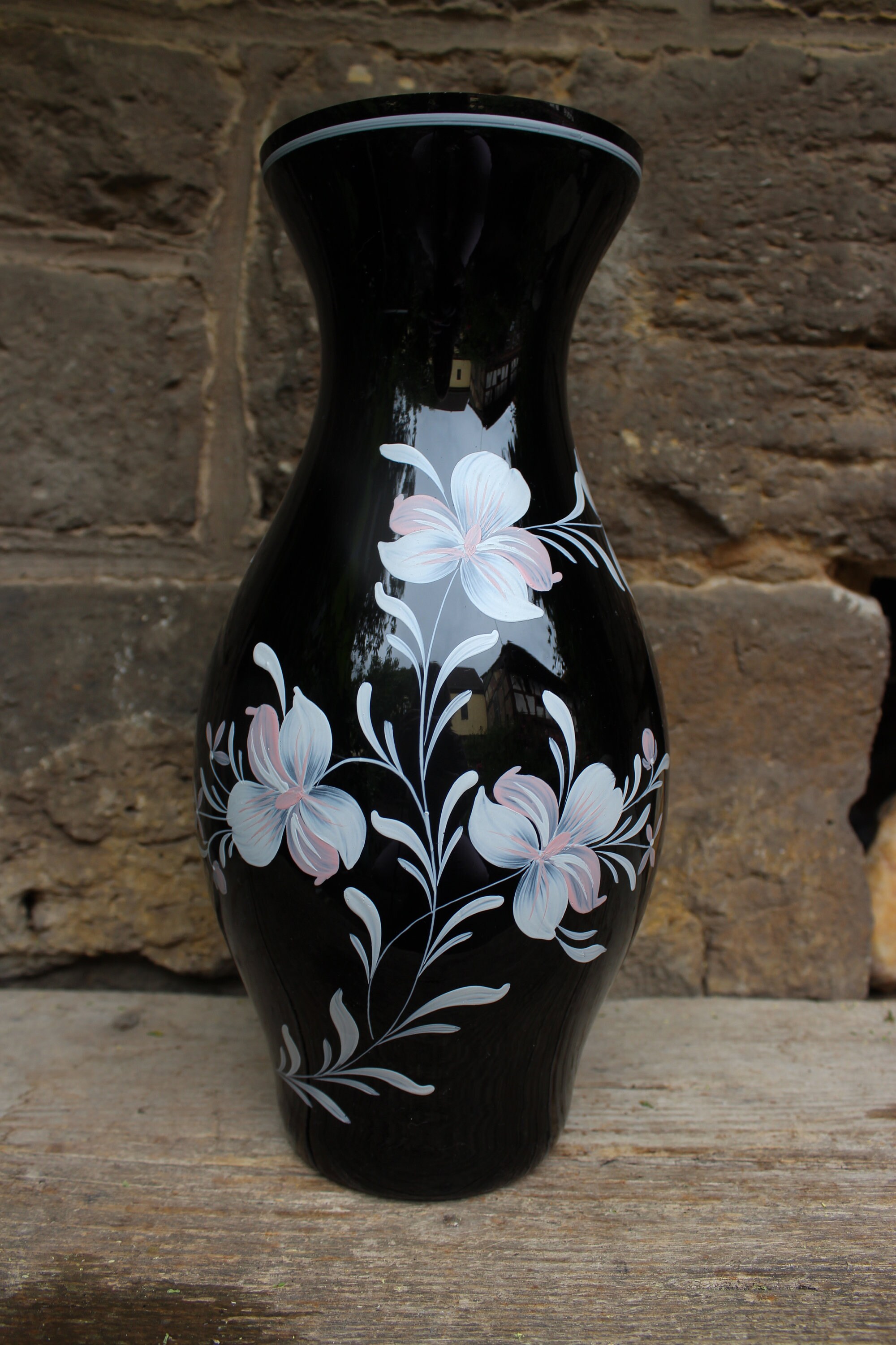 Eulenschnitt Vase of Glass Liebe large black - Buy online