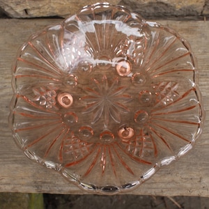 flat pastry bowl fruit bowl footed bowl pink glass pressed glass 30s to 50s Art Deco style