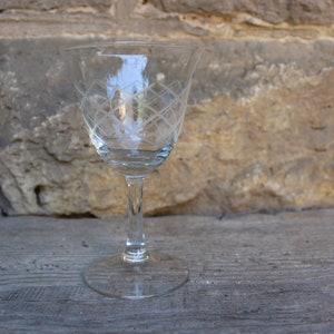 Wine glass mouth-blown cut diamond decoration 50s GDR