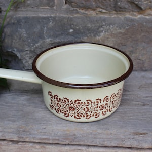 Enamel pot saucepan unused flower decor cooking pot kitchen vintage 70s