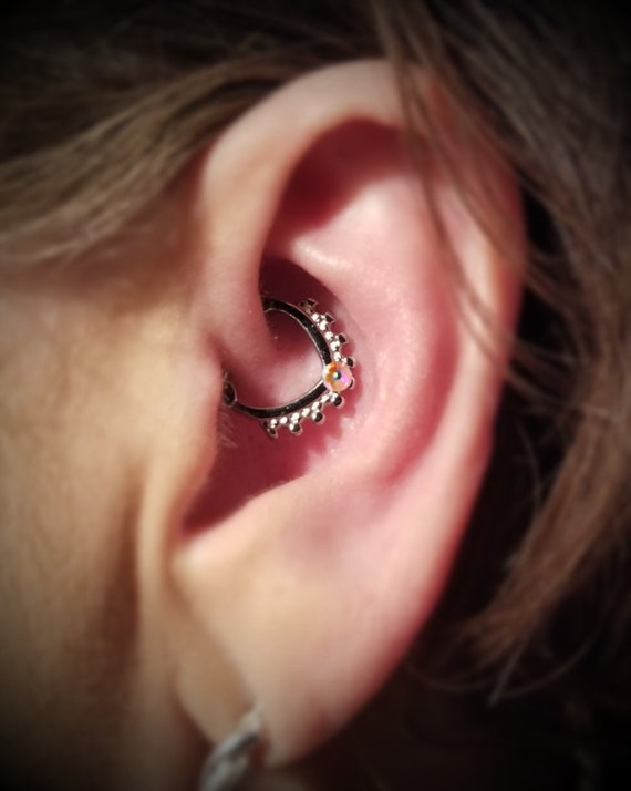 316L Surgical Steel Septum Rings Hoop 16g Hinged Daith Earrings Three Ring Stacked Clicker 8mm Silver//Gold//Rose Gold//Black