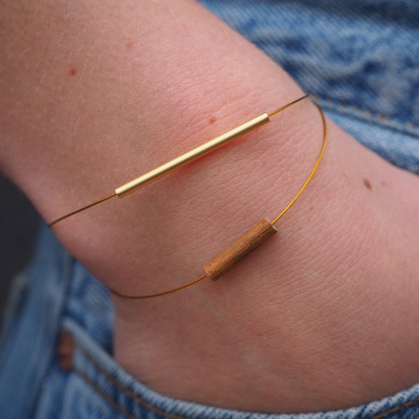 Armband Gold & Haselholz