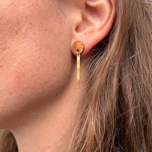 Olivenholz Ohrstecker mit langem, goldenen Anhänger 24k vergoldet/ versilbert