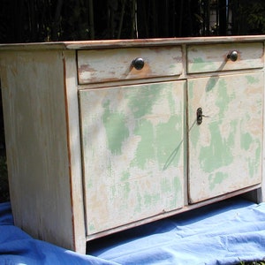 Shabby chest of drawers from the 40s image 2