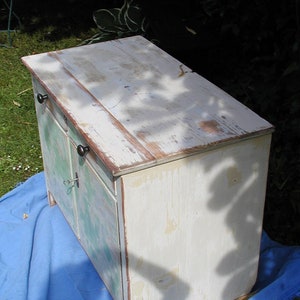 Shabby chest of drawers from the 40s image 4