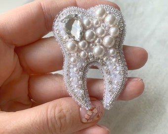 Brooch Tooth, Beaded brooch tooth Smile teeth brooch snow-white smile Jewelry accessories brooch with pearls brooch for dentist