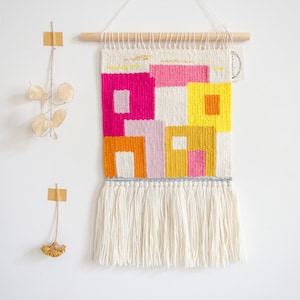 Playful houses - girls&#39; edition // handwoven wall art