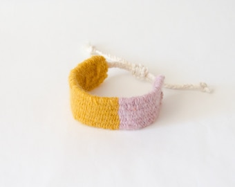 Handwoven bracelet // summer on a wrist