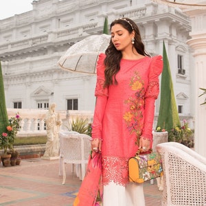 Mahira khan salwar kameez clearance