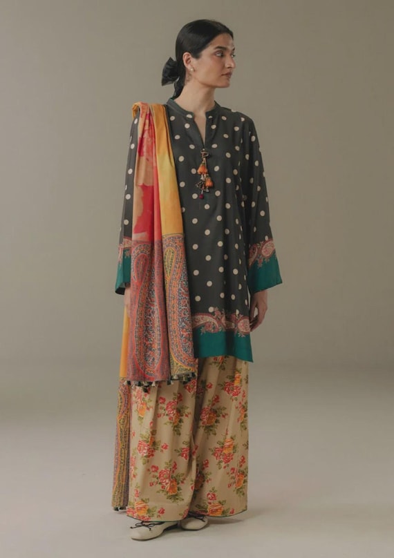 dress design pakistani same print salwar kameez Farshi shalwar kameez in different colors Farshi shalwar dress designs | Latest Dress ideas | Trendy dress ideas | Eastern Wear | Pakistani Dress