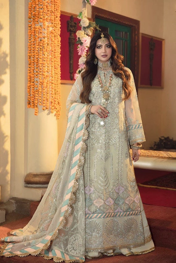 New Pakistani wedding dresses 2023 for bridals