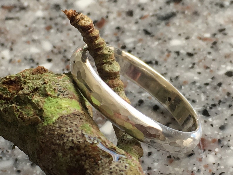 in Lined /& Embroidered Silk Gift Pouch. 6 EU UK Hammered Finish Ring in 925 Sterling Silver Width 3.2mm Size M US 53