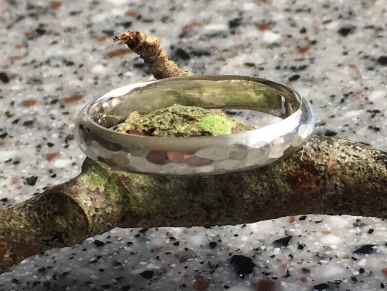 in Lined /& Embroidered Silk Gift Pouch. 6 EU UK Hammered Finish Ring in 925 Sterling Silver Width 3.2mm Size M US 53