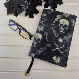 Skull Book Cover, Fabric Book Cover, Book Sleeve, Book Protector, Padded Book Cover, Gifts For Booklover, Gifts For Him, Gifts For Her
