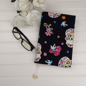 Skull Book Cover, Fabric Book Cover, Book Sleeve, Book Protector, Padded Book Cover, Gifts For Booklover, Gifts For Him, Gifts For Her