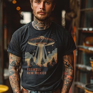 Roswell New Mexico UFO T-Shirt – Retro Alien Abduction Design