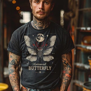 Maglietta Mothman: design gotico a farfalla antisociale