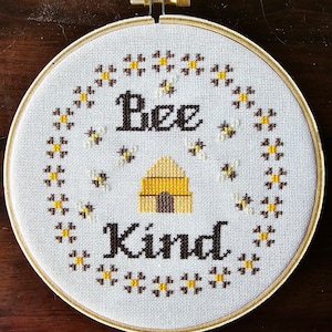 Bee Kind und Bee Happy Stickmuster