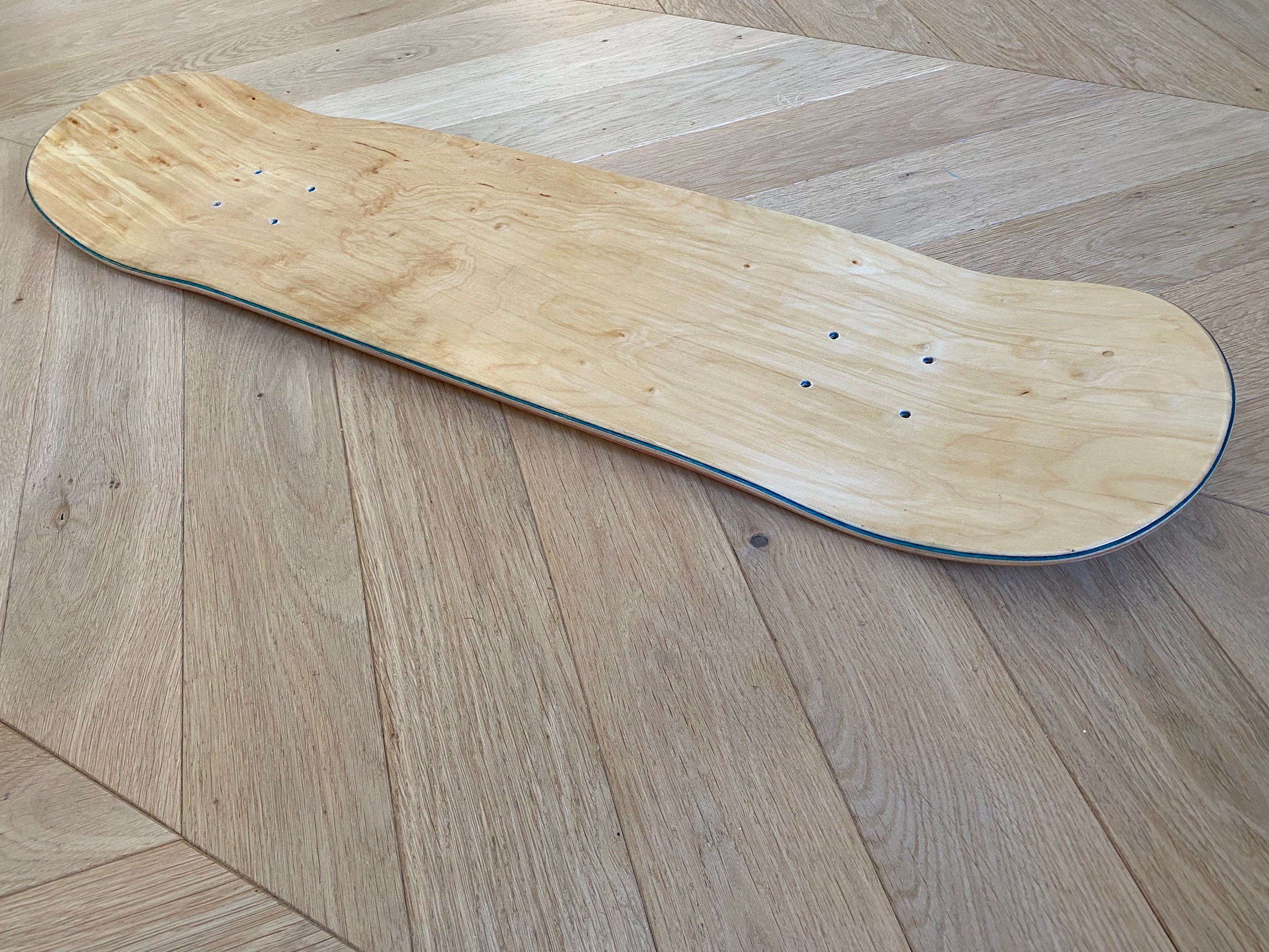 Planche de Skateboard Brute avec Trous - Rare Skate Pour Décoration Skateshelf Planche Bleu Blanc Ro