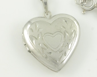 Vintage Engraved Sterling Silver Heart Locket Necklace, 925 Silver Dainty Heart Locket Necklace, 50s Tru-Kay Silver Locket, Vintage Jewelry