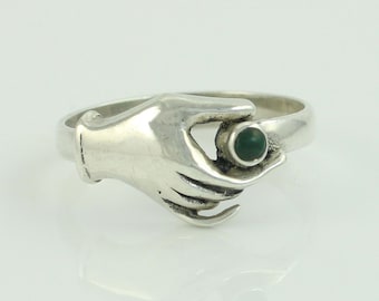 Vintage Sterling Silver Hand Shaped Ring, 925 Sterling Silver Hand Holding Green Agate Ring, Vintage 925 Hand Ring Size 6, Vintage Jewelry