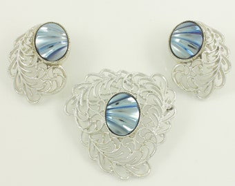 Vintage Sarah Coventry Royal Plumage Brooch and Earring Set, 1962 Coventry Silver Tone Molded Glass Blue Pin Clip Earrings, Vintage Jewelry