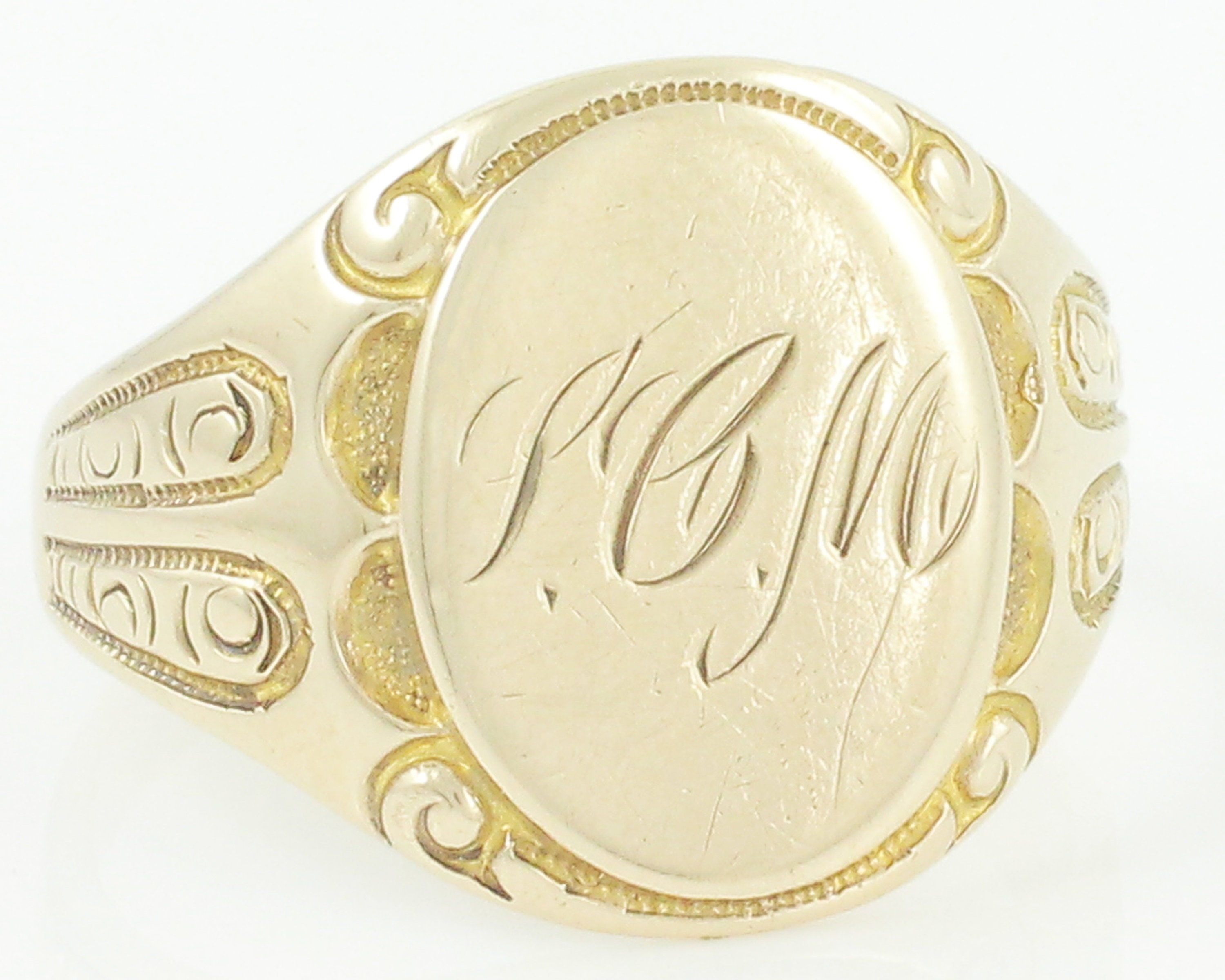 Monogram Oval Signet Ring Yellow Gold