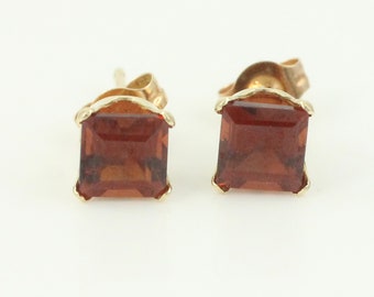 Vintage 10K Almandite Garnet Earrings, 1980s 10K Square Cut Garnet Stud Earrings, Garnet 10K Earrings, January Birthstone, Vintage Jewelry