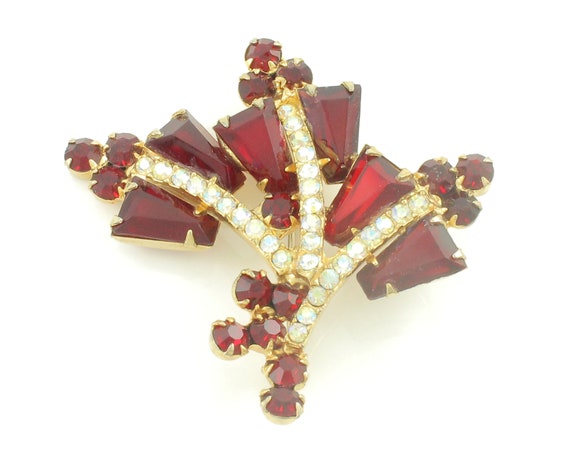 1960s'red RS × aurora beads　holly　brooch 1960s'red RS × aurora beads holly brooch - メルカリ