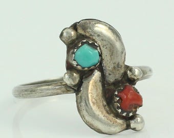 Vintage Sterling Silver Turquoise Coral Ring, Dainty Southwestern Sterling Turquoise Ring, Crescent Moon  Ring Size 5 1/2, Vintage Jewelry