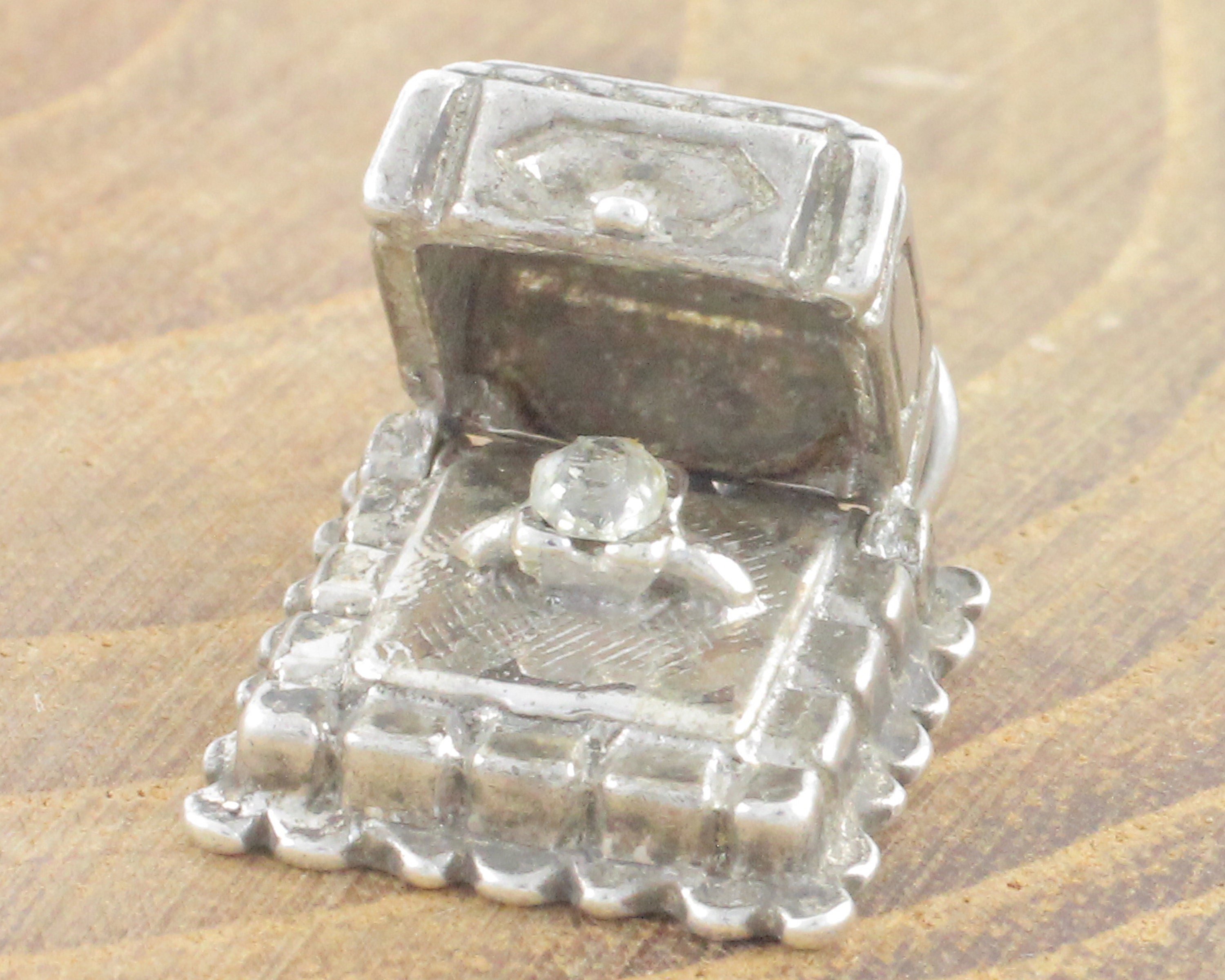 Sterling Silver jewelry box - Khazana