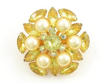 Vintage Chartreuse Rhinestone Faux Pearl Brooch, Layered Yellow Green Tiered Cluster Rhinestone Pin, Vintage Rhinestone Pin, Vintage Jewelry