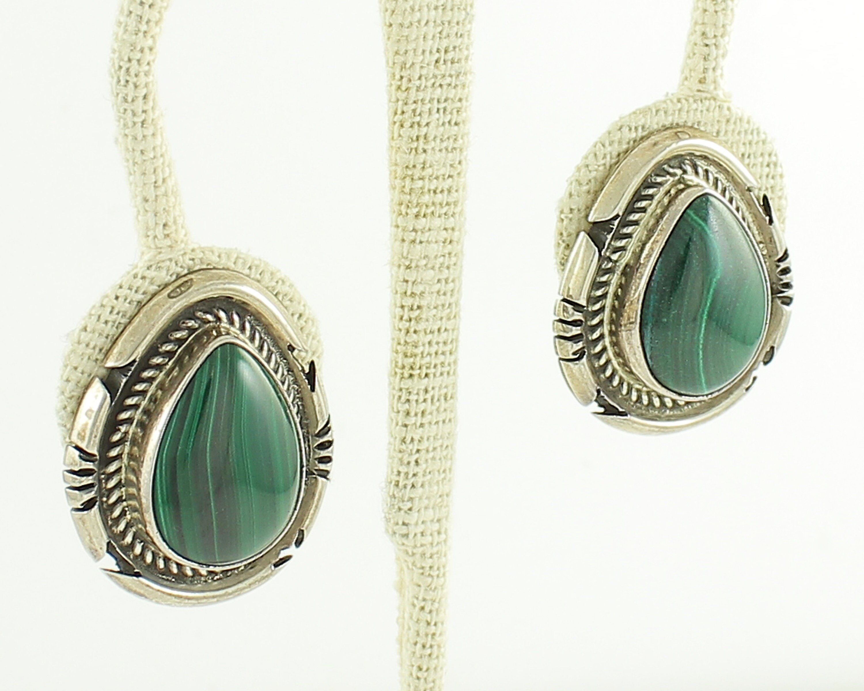 Stunning Vintage Native American Navajo Hand Tooled Sterling Silver Malachite Necklace Stunning Vintage Native American Navajo Hand Tooled Sterling Silver Malachite Necklace