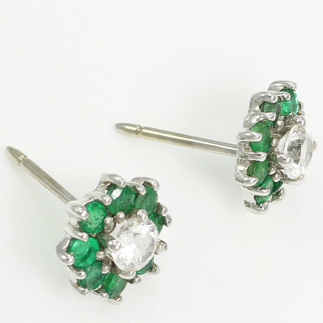 small emerald earrings studs
