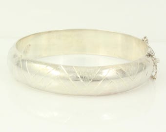 Vintage Sterling Etched Dome Hinged Bangle Bracelet, Vintage Sterling Silver Hinged Bracelet, 1970s 925 Hinged Bangle 18.8g, Vintage Jewelry