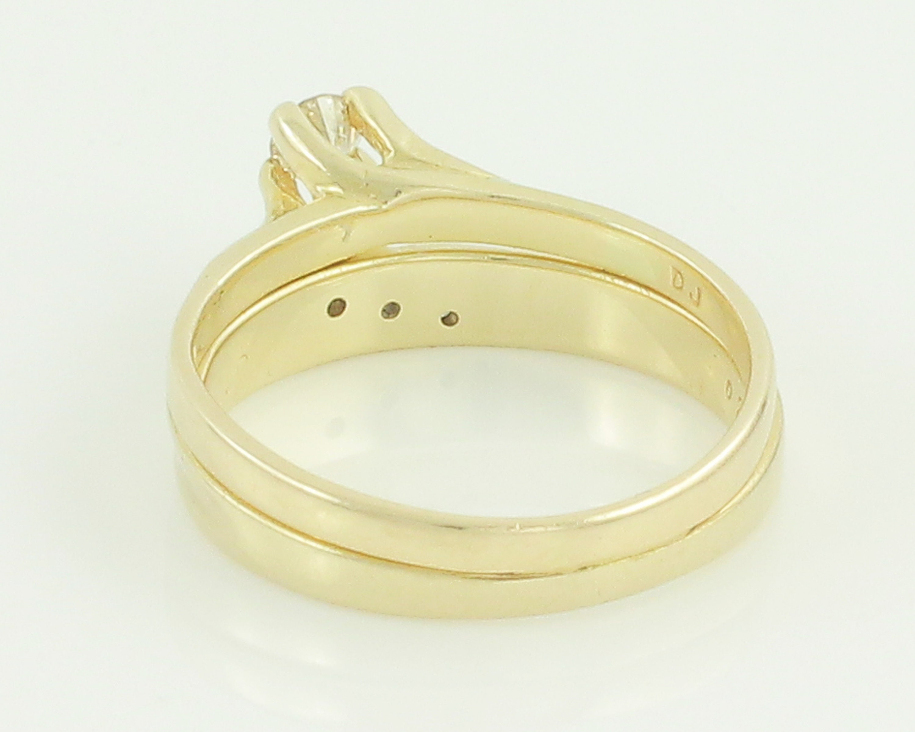 Areezay Gold - New Arrival Of Light Weight Gold Rings 3 to 4-Grams 22-carat  Gold !! Life Is To Short To Wear Boring Jewelry !! Get Ride Off From Your  Old Wasted