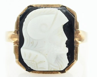 10K Cameo Art Deco Signet Ring - Vintage Black White Hardstone Soldier Sentry Warrior - 3.4 grams Size 6 - Vintage Fine Jewelry