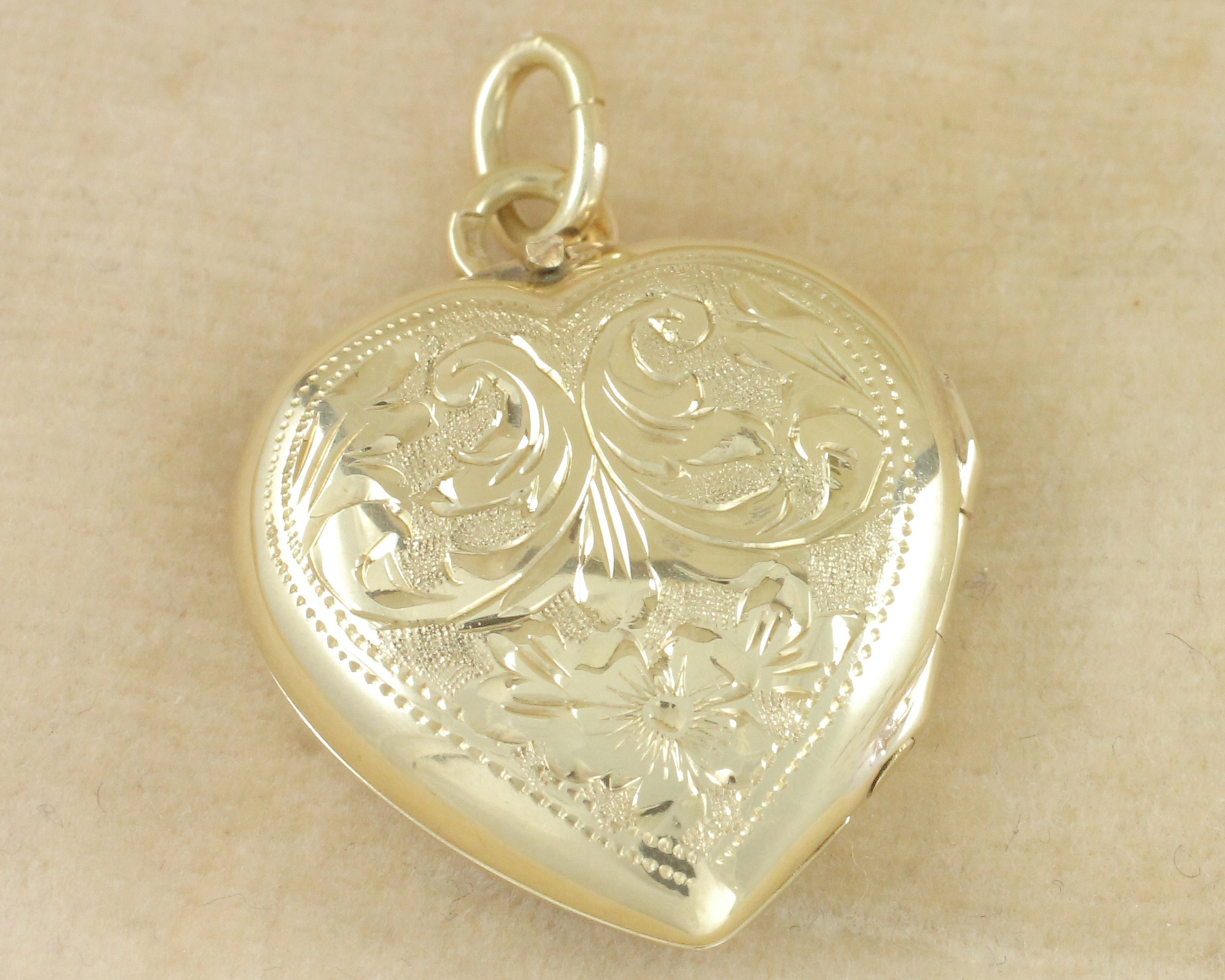 Vintage 14K Gold Heart Locket Pendant Hand Engraved Flowers - 585