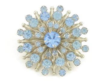 Vintage Baby Blue Rhinestone Starburst Brooch, 1960s Light Blue Rhinestone Pin,Vintage Silver Tone Blue Rhinestone Lapel Pin,Vintage Jewelry