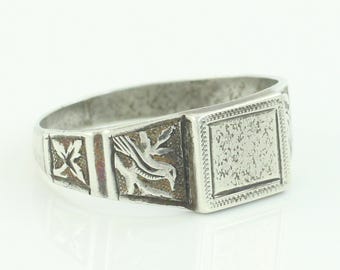 Victorian Coin Silver Small Signet Ring, Antique Silver Signet Ring with Birds and Leaves, c1860 Silver Ring Size 10, Vintage Jewelry
