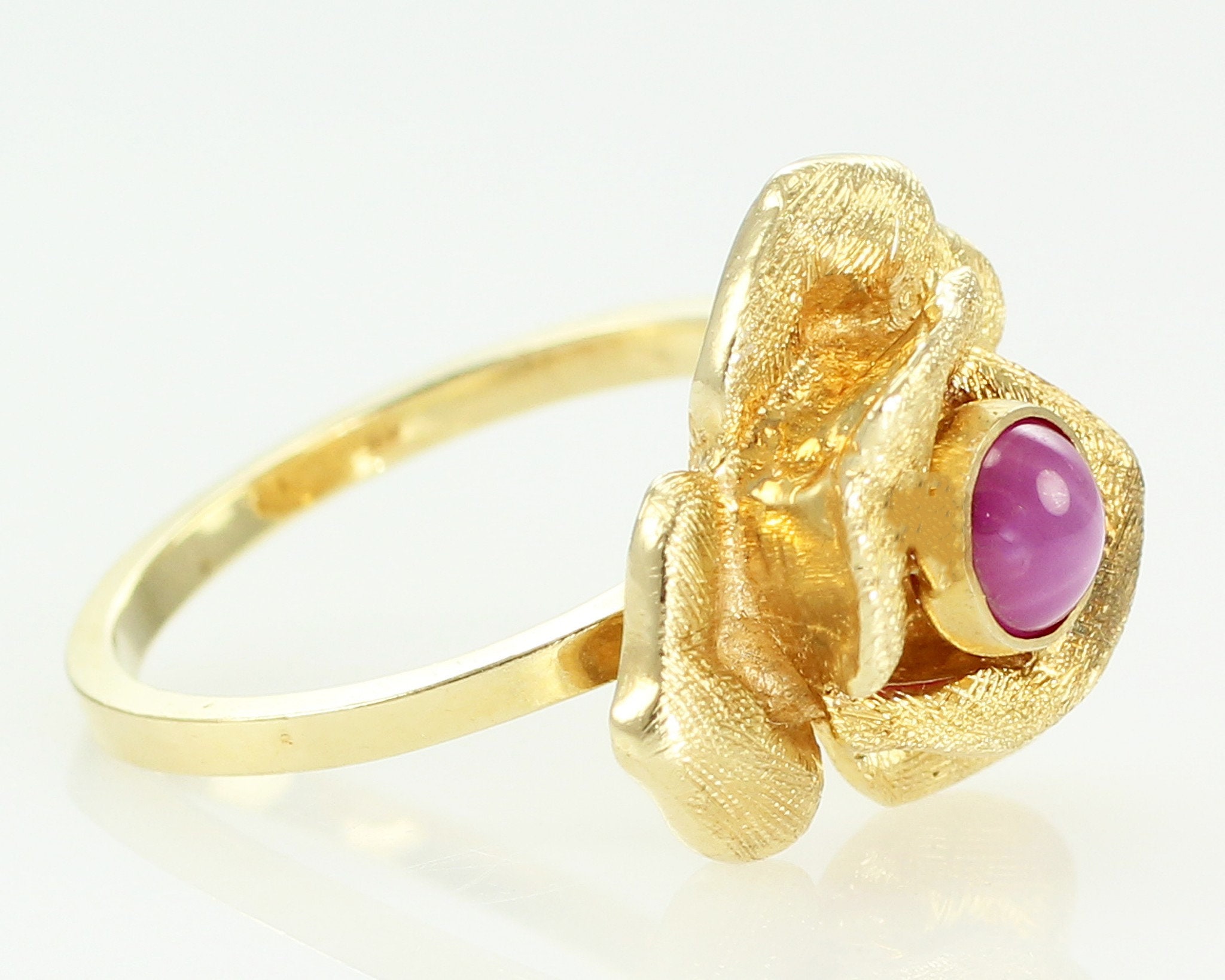 Vintage 14K Gold Rose Blossom Ring with Pink Linde Star Sapphire