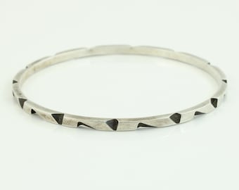 Vintage Mexican Sterling Silver Bangle Bracelet, Taxco Minimalist Modernist 925 Bracelet, Mexico Notched 8" Sterling Bangle, Vintage Jewelry