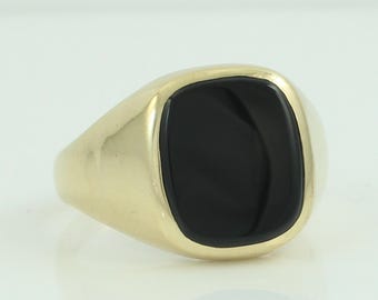 Vintage 10K Black Onyx Mans Ring, 10K Yellow Gold Onyx Signet Style Ring, 10K Onyx Ring, Size 10.75 Man's Ring circa 1980, Vintage Jewelry