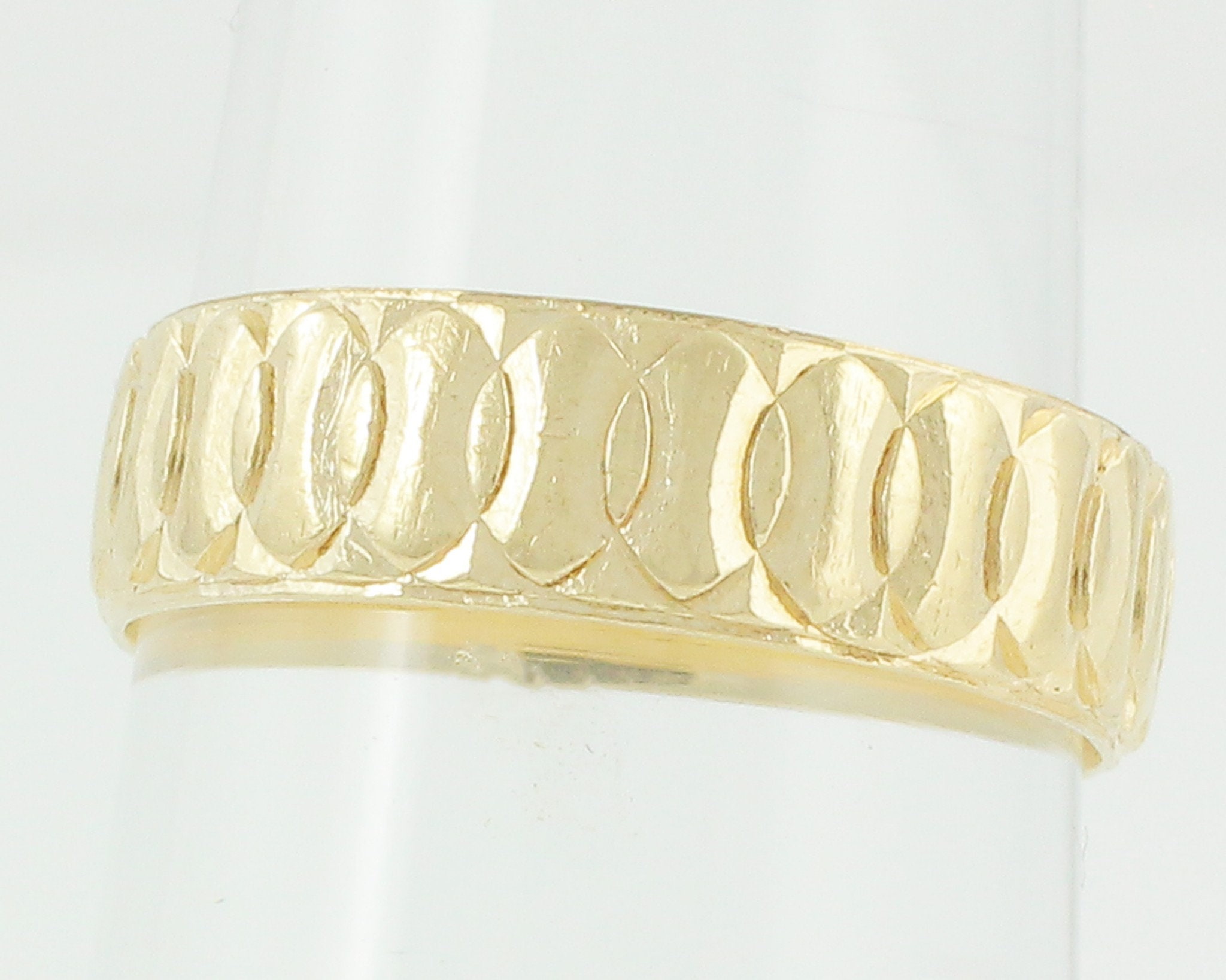 vintage engraved ring aot