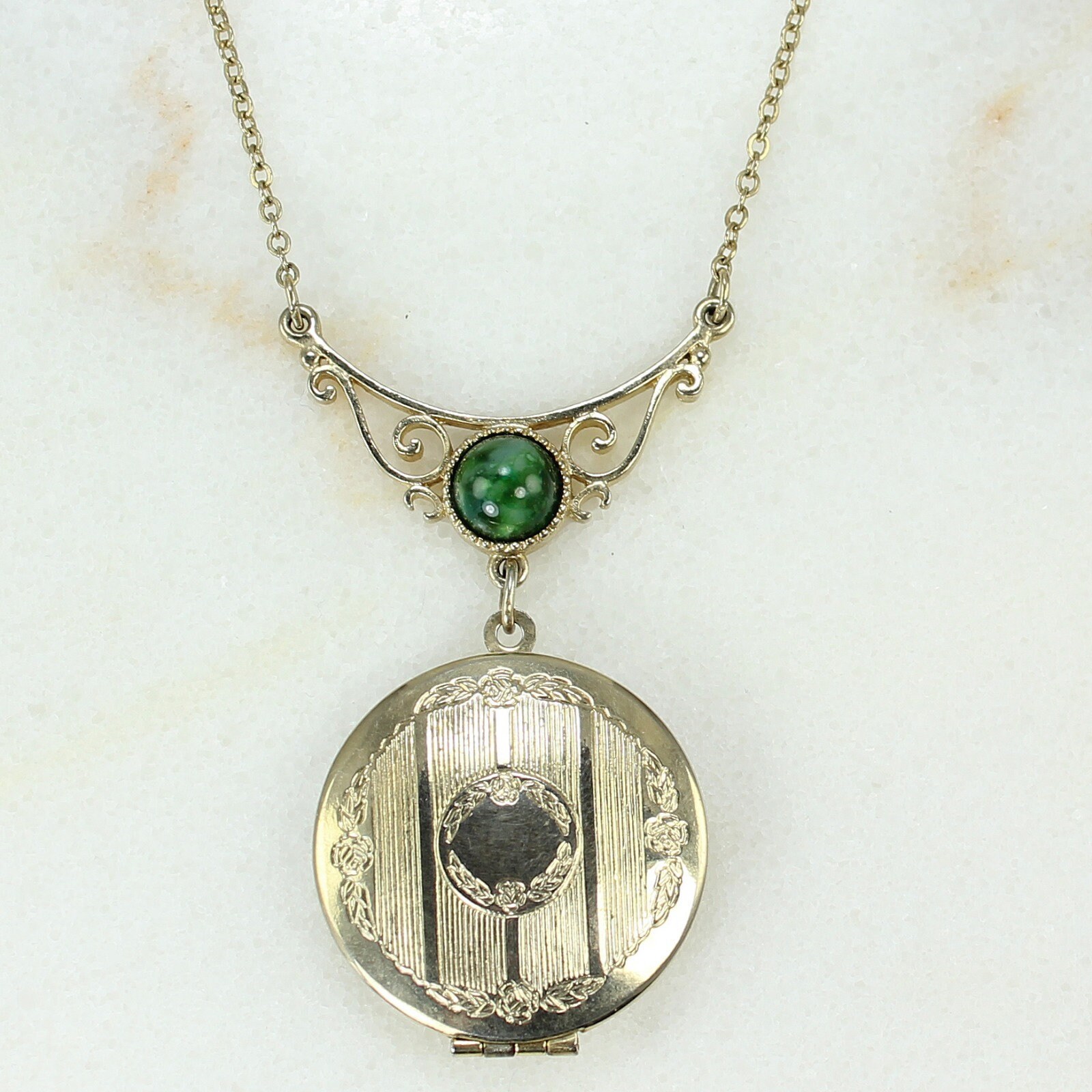 Sarah coventry shop locket necklace
