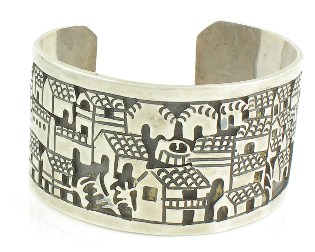 ◇期間限定〜9/5 ◇vintage mexican silver cuff Vintage Chunky 'taxco' Silver Cuff. Vintage Mexican Bangle