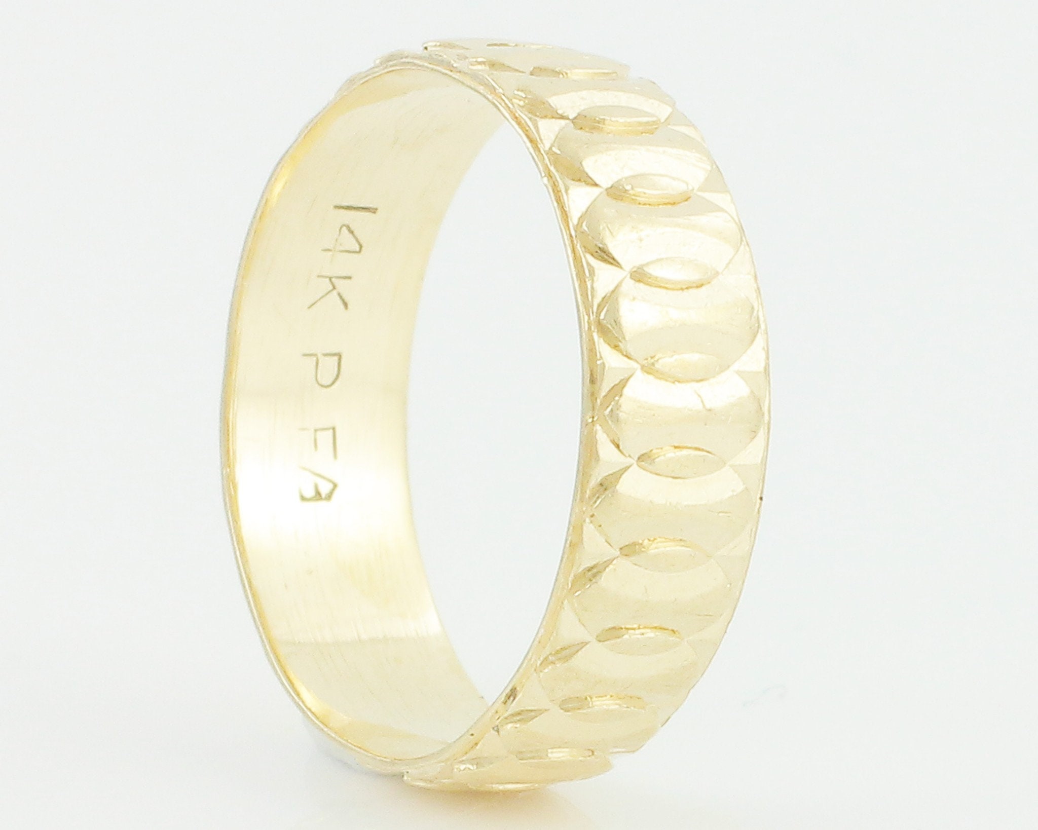 14K Solid Yellow Gold Wedding Ring - Vintage Engraved Circle Pattern 5. ...